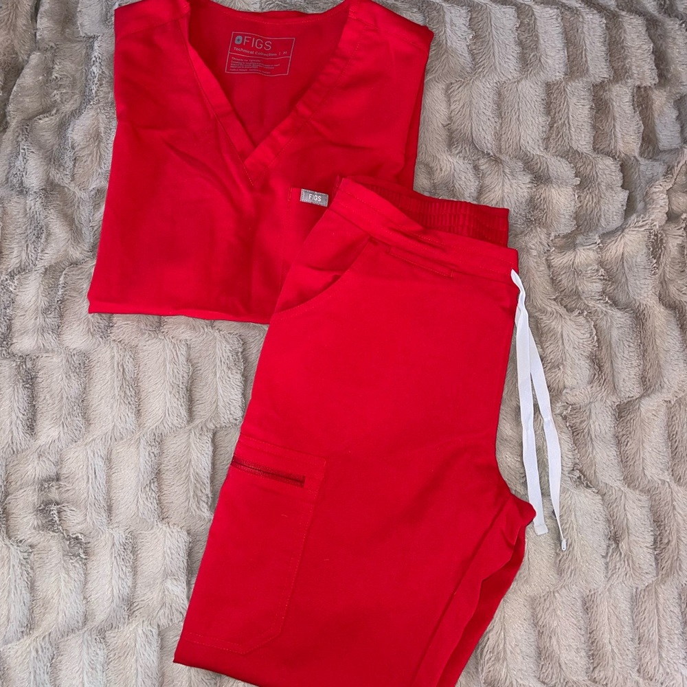Figs Red Scrub Set